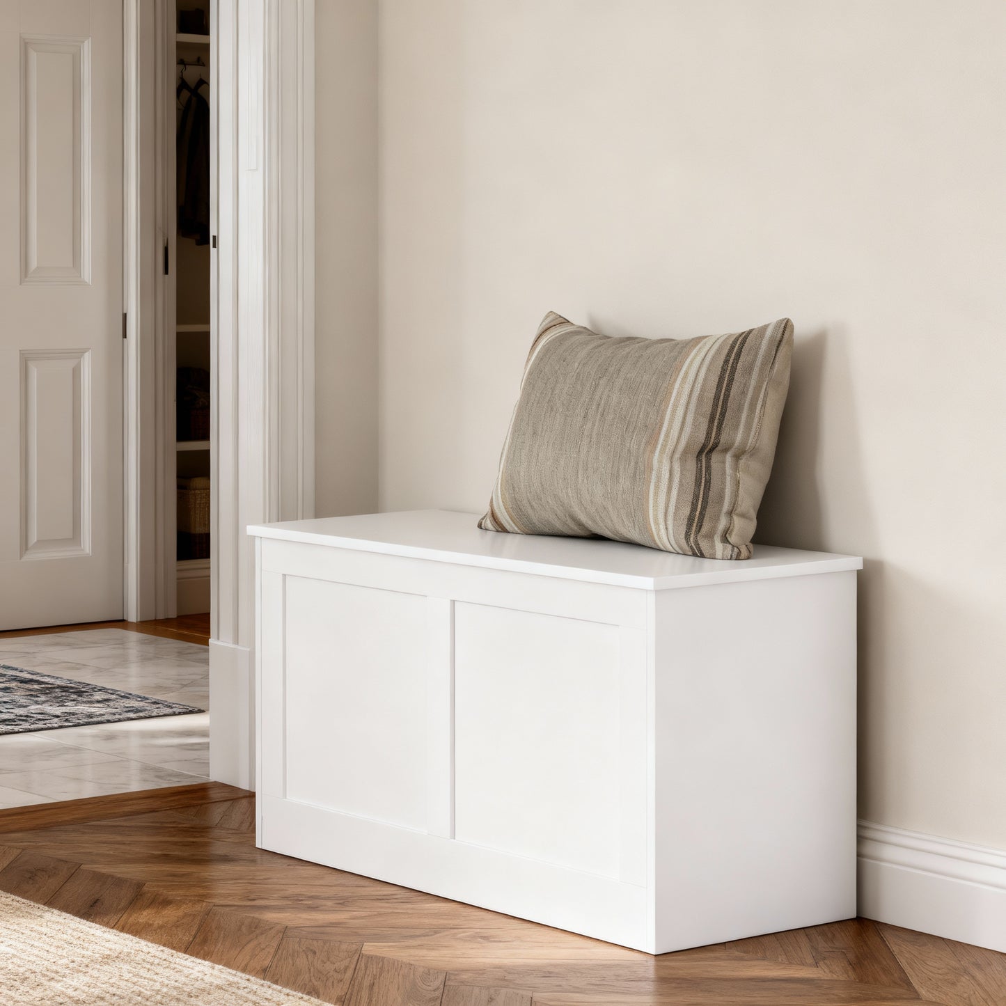Storage Chest with Safety Hinges, Padded Shoe Bench and Farmhouse Storage Trunk, Entryway or Bedroom Seat, 15.7 x 31.5 x 18.3 Inches, Cloud White